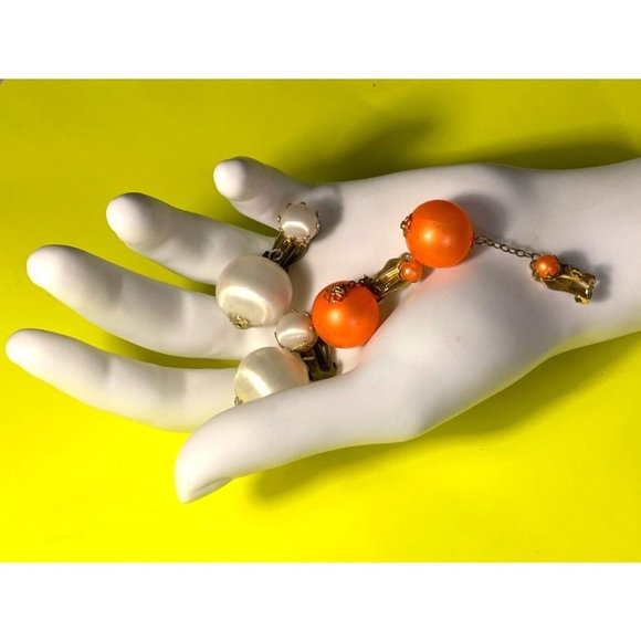 Lot of Two Pair Of Vintage Circular Dangle Drop Beaded Clip Earrings Very Cool! - Picture 8 of 8